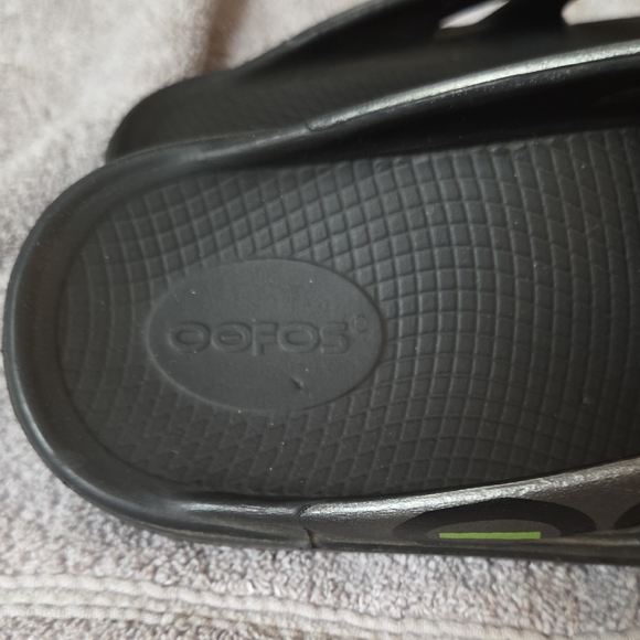 OOFOS Black and Silver Women's Sandals - Picture 4 of 5